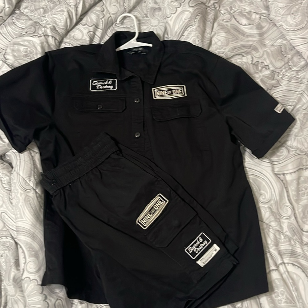 Men’s cargo short outfit